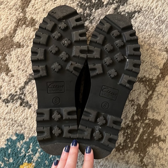 Like new! Gorgeous lug sole loafers - Picture 3 of 6